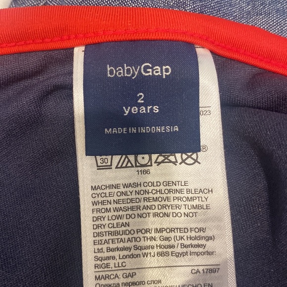 Baby Gap 2 piece bathing suit 2y - Picture 4 of 6